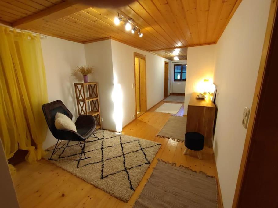 S'Rastl Direkt Mit Bergpanorama Apartment Grundlsee Bagian luar foto